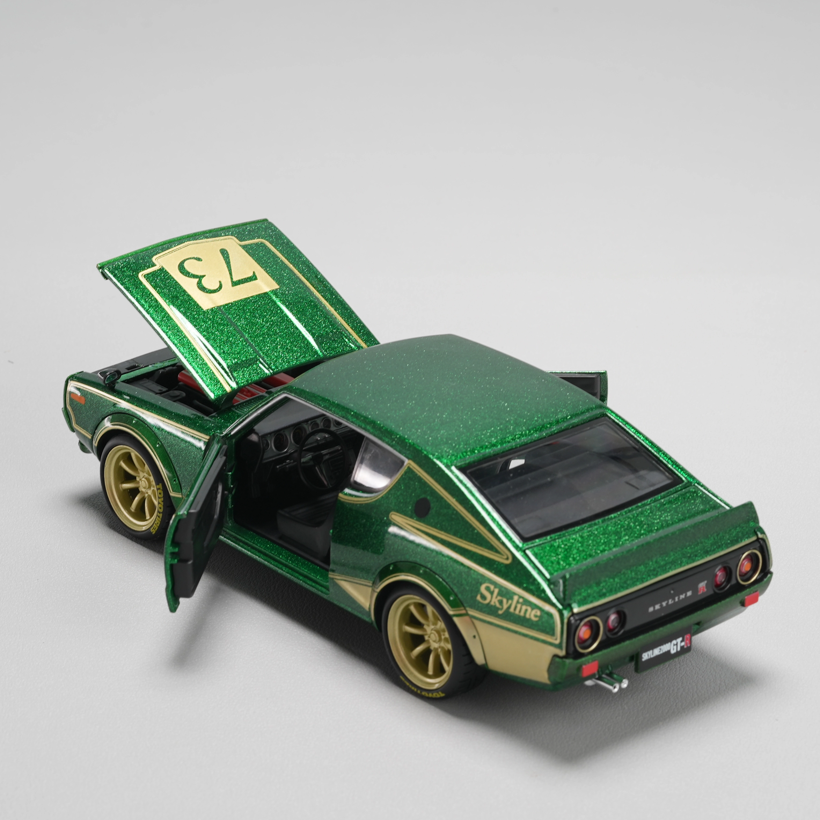 Maisto 124 1973tokyo skyline 2000gt-r