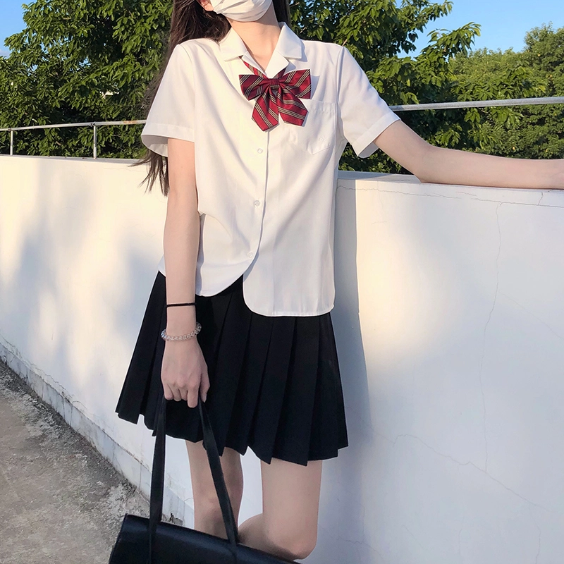 东鲸岁时记 纯色翻领直筒短袖 羽京高衬衫 女款