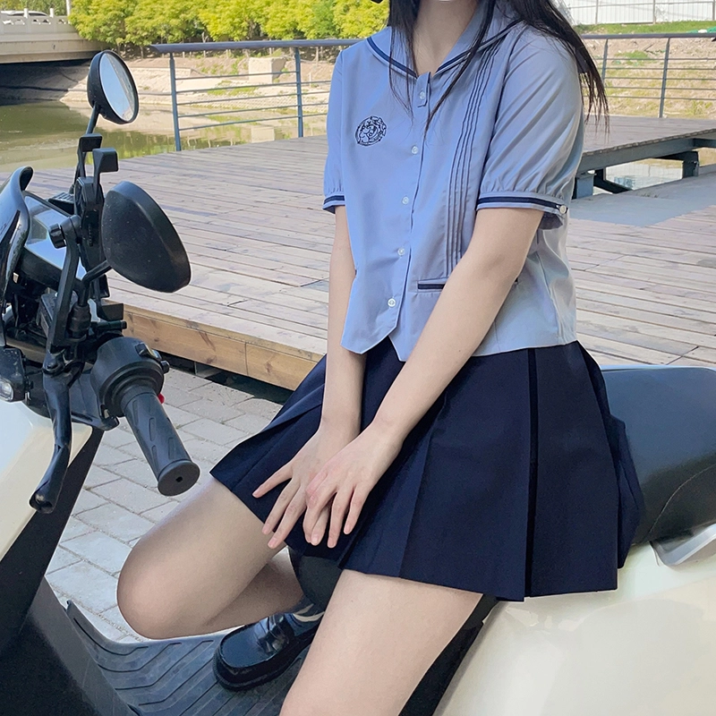 东鲸岁时记 八箱箱褶裙纯色褶皱短款半身裙