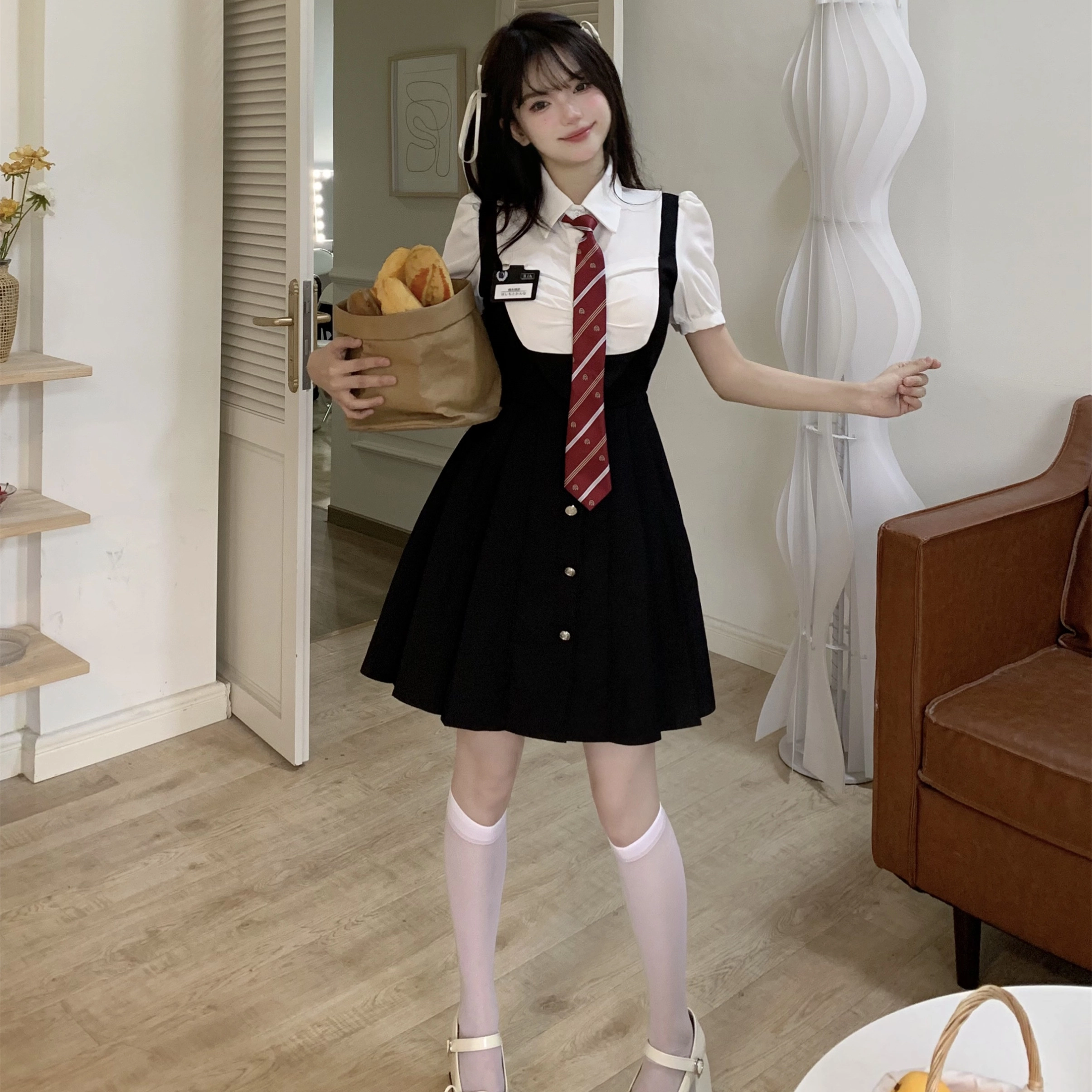 纯色假两件收腰短袖连衣裙 女款 黑色 赠黑名扎