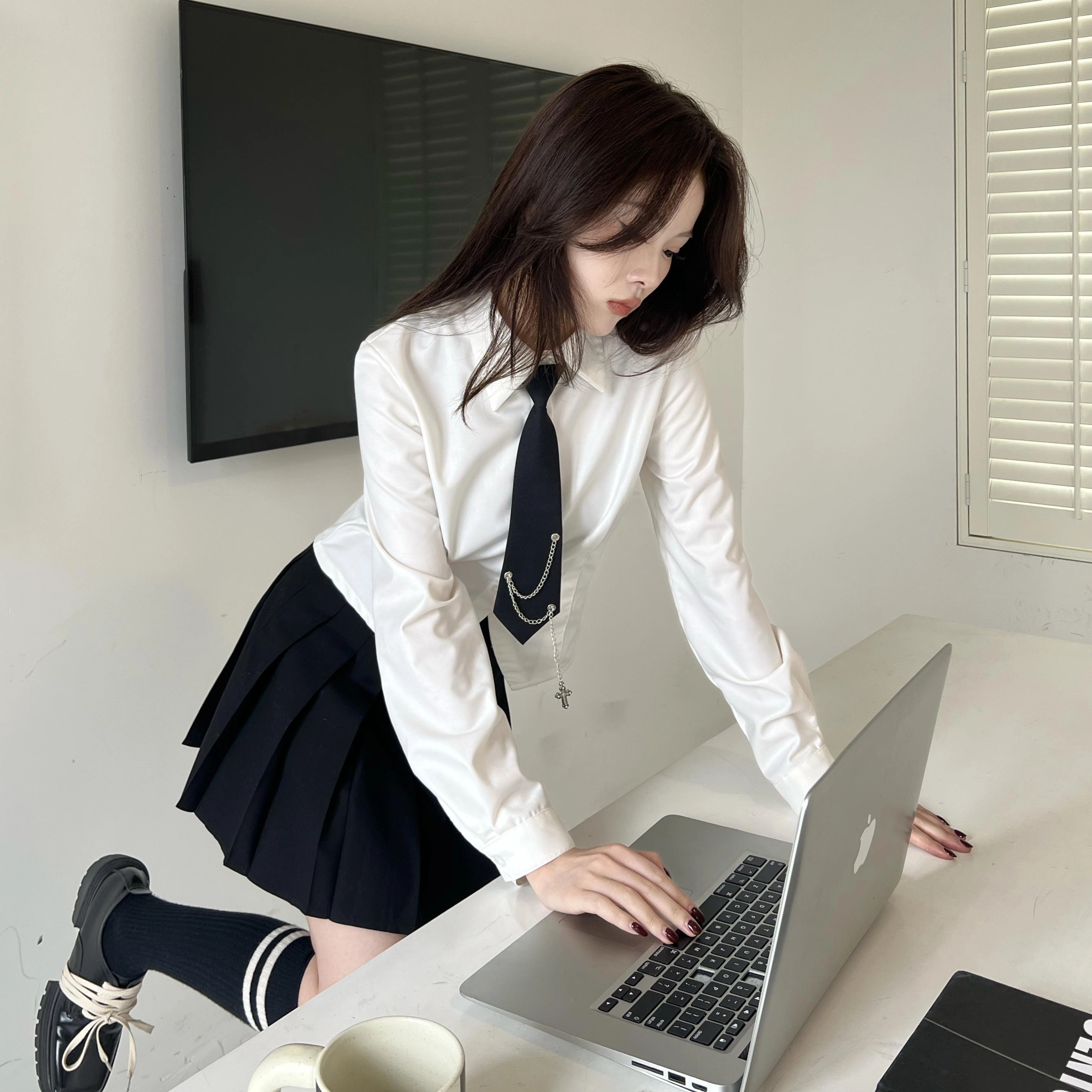 九条喵 短款领带长袖衬衫百褶半身裙制服套装 女款