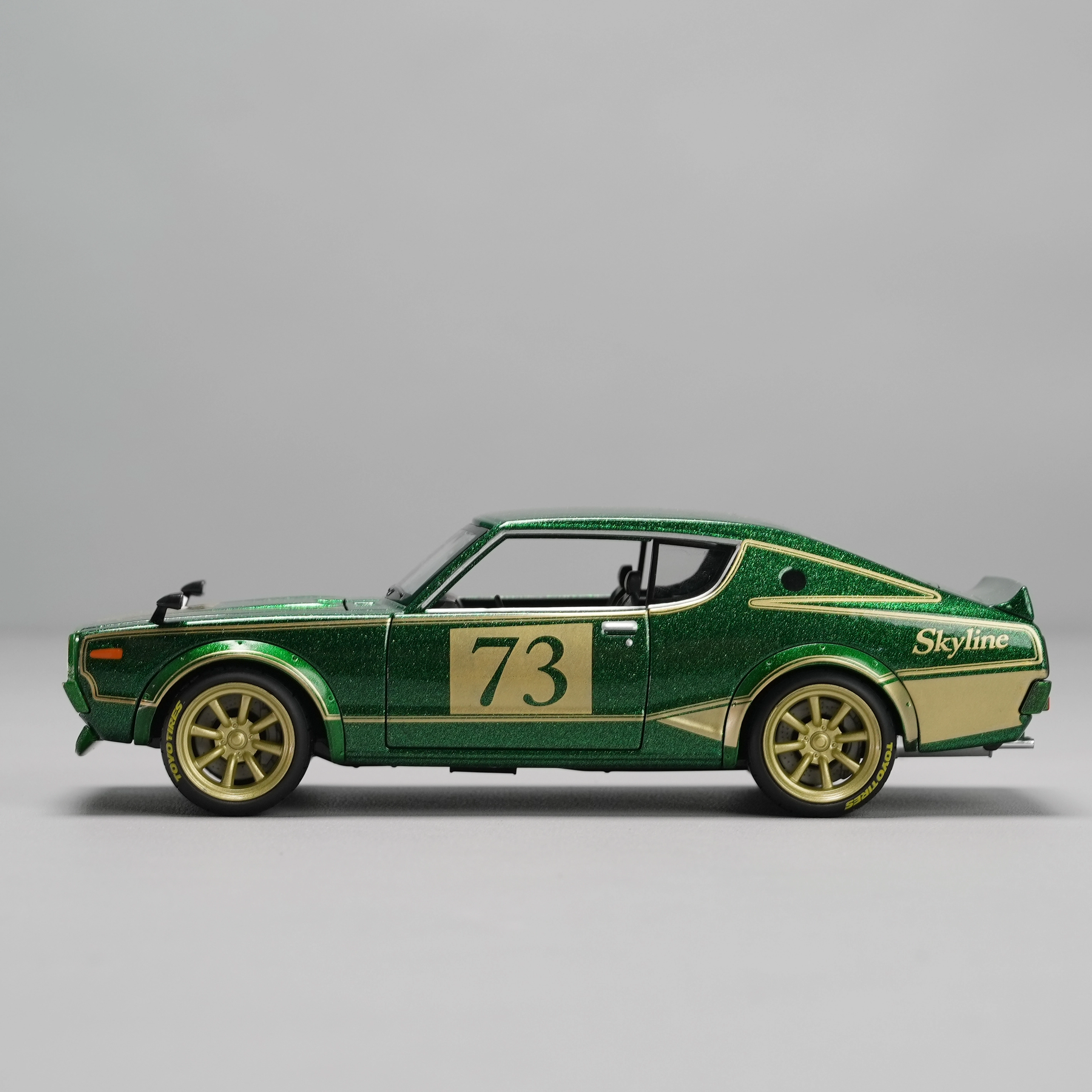 Maisto 124 1973tokyo skyline 2000gt-r
