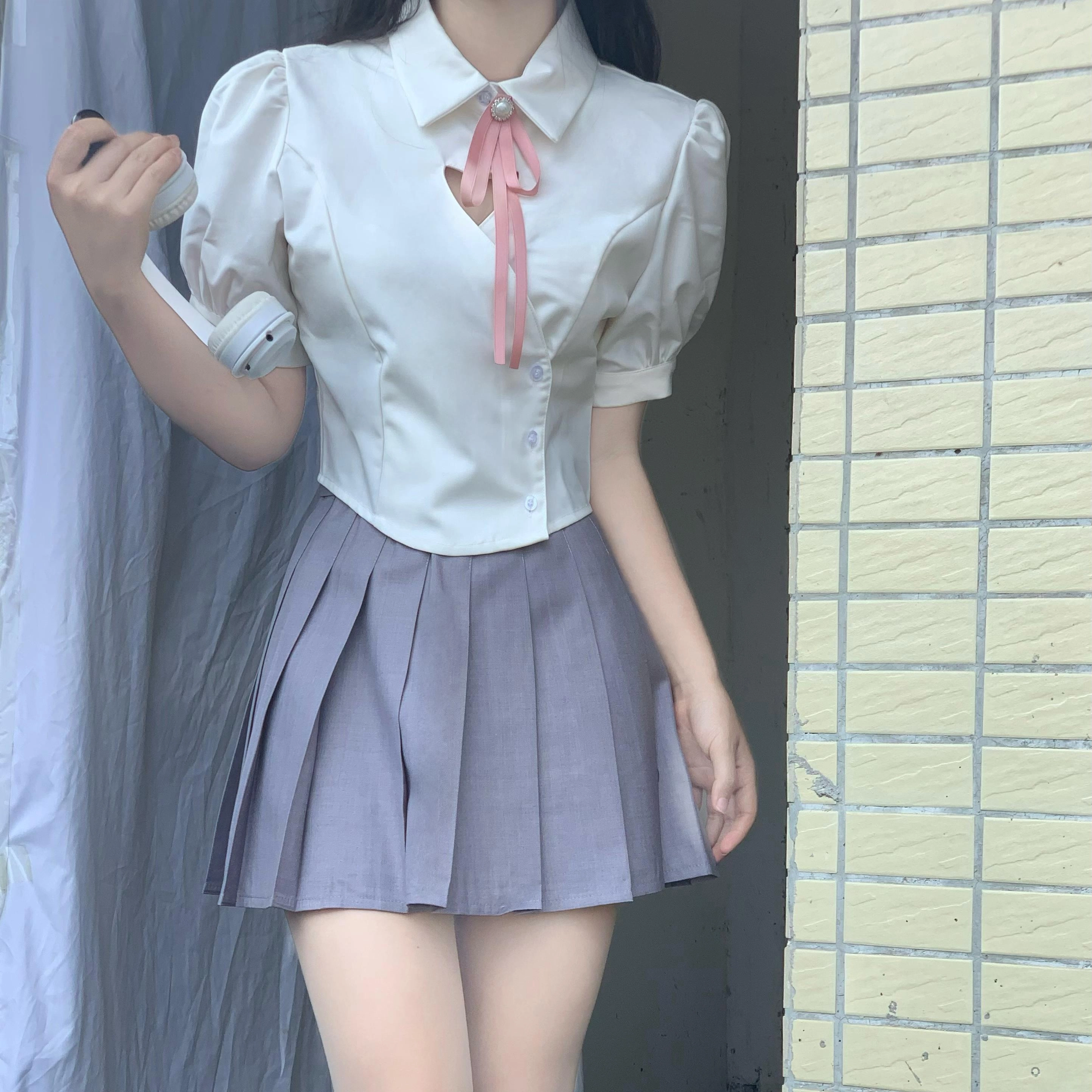 九条喵 爱心镂空收腰泡泡袖领结衬衫制服上装 女款 白色