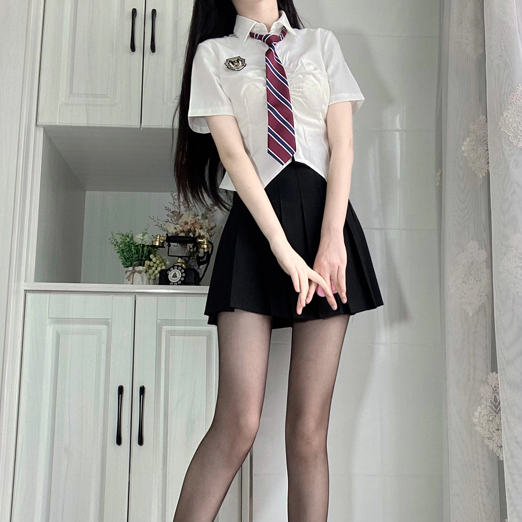 九条喵 撞色领带修身收腰衬衫制服上装 女款 白色