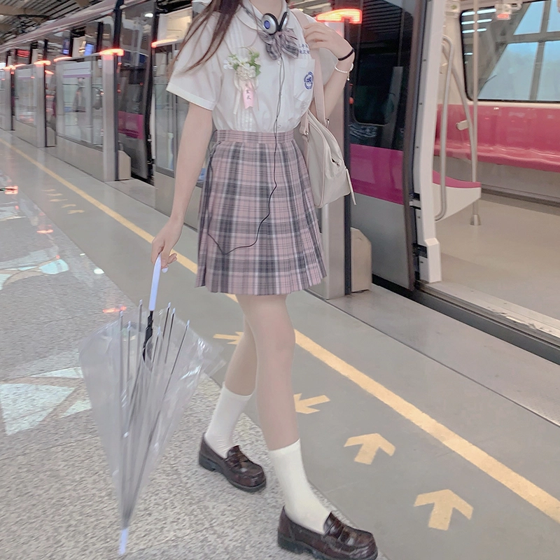 东鲸岁时记 日系格纹百褶半身裙 女款