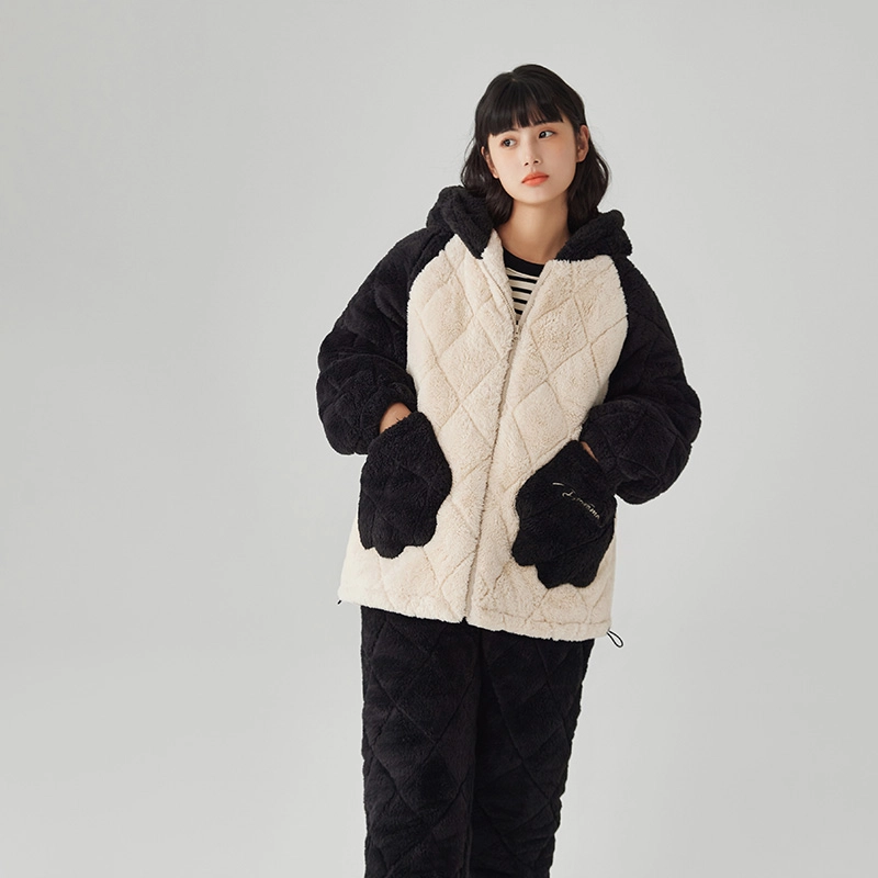 亲嘴猫卡通可爱三层夹棉睡袍女秋冬加厚珊瑚绒保暖家居服睡衣宽松