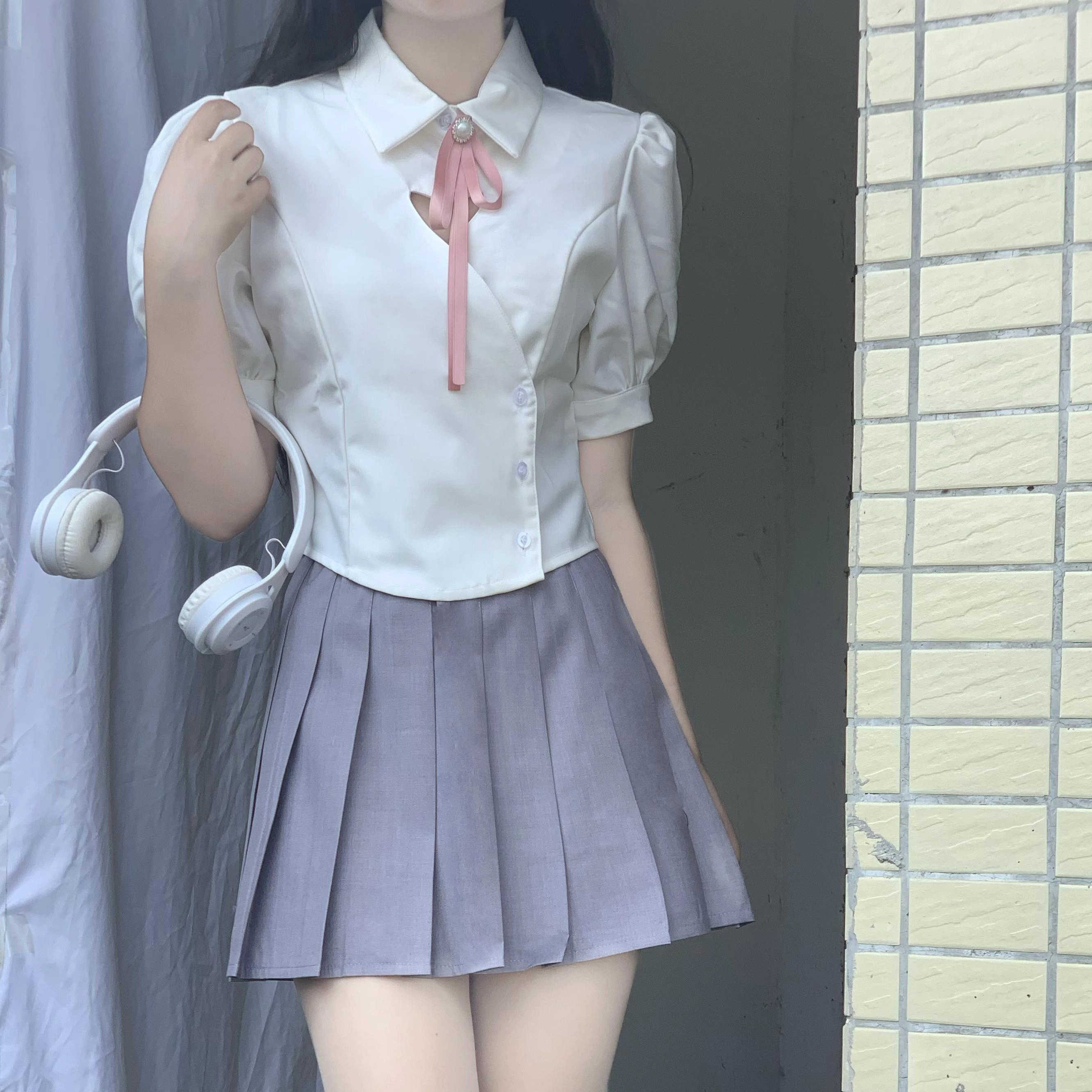 九条喵 爱心镂空收腰泡泡袖领结衬衫制服上装 女款 白色