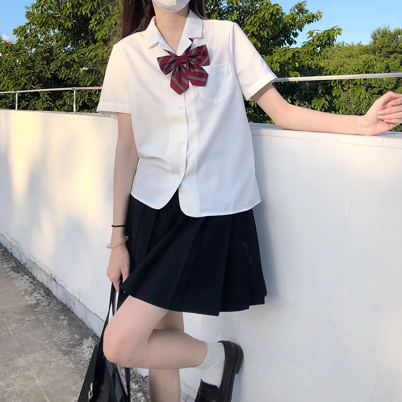 东鲸岁时记 纯色翻领直筒短袖 羽京高衬衫 女款