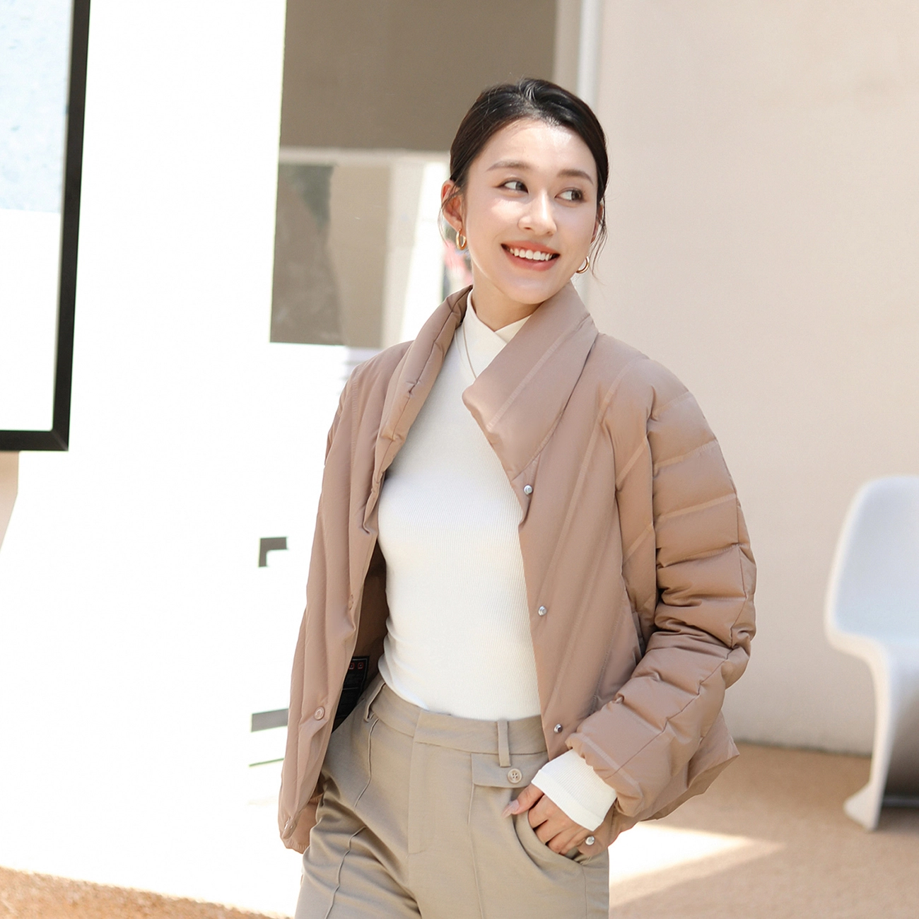 波司登 纯色立领绗缝轻薄短款羽绒服 冬季 女款