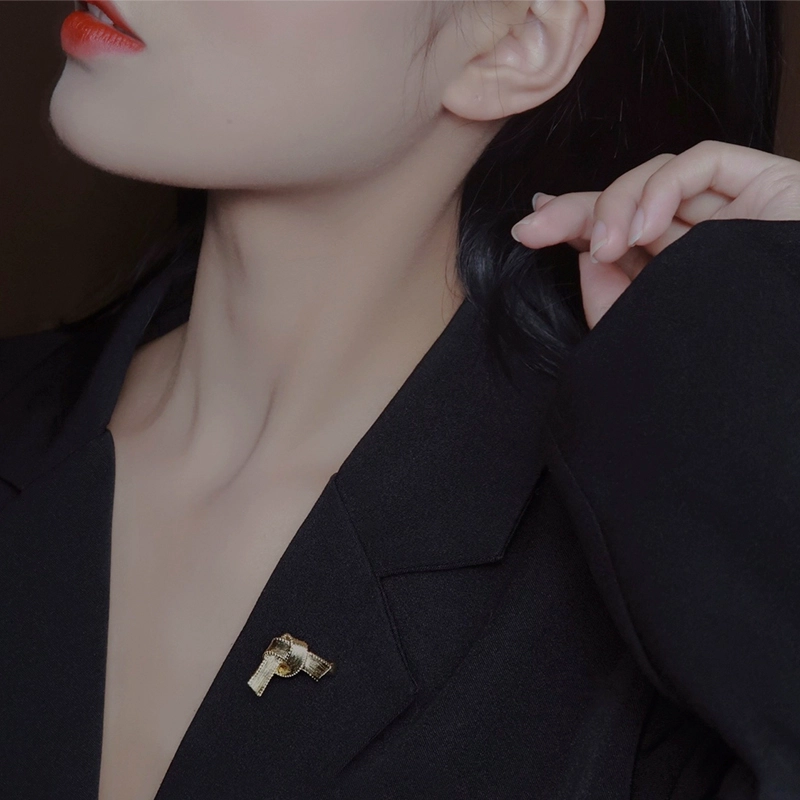 若觅 不对称纽结 金色 胸针 女款