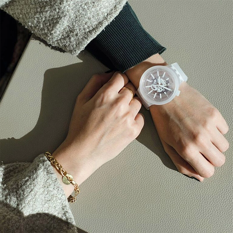 SWATCH 47mm SO27E106