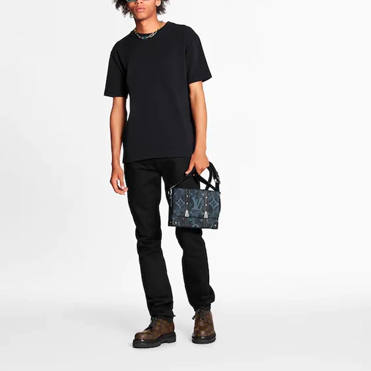LOUIS VUITTON T