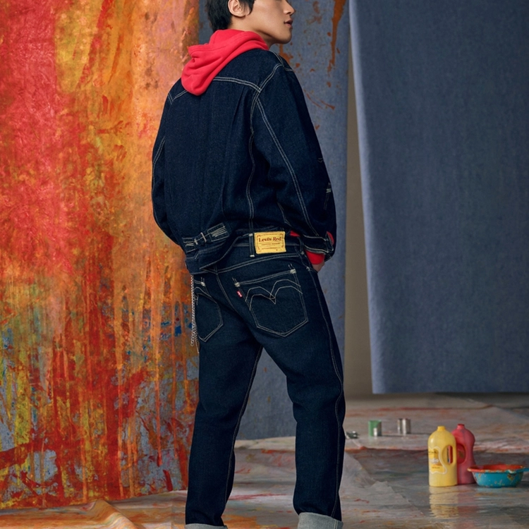 levis Red