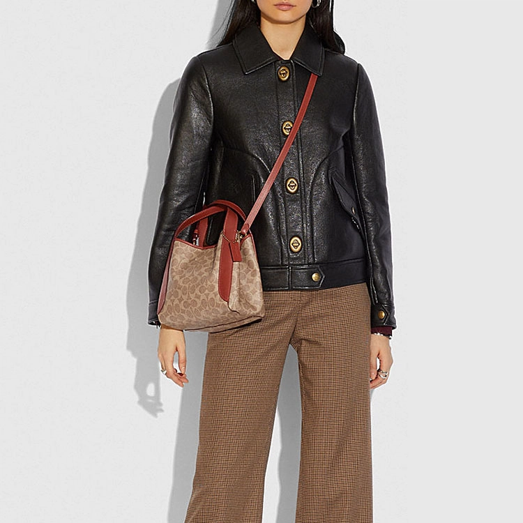 COACH Hadley 21 Tote