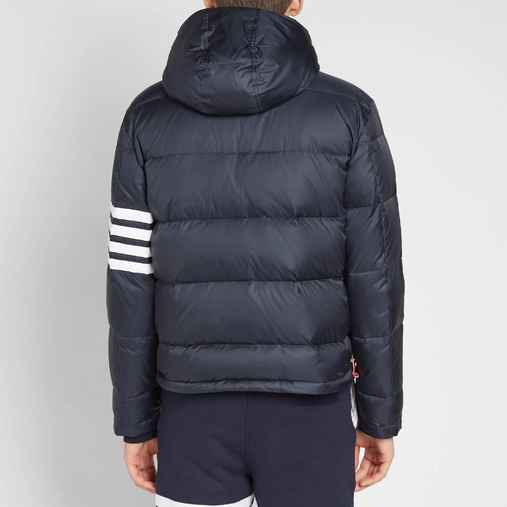 THOM BROWNE Logo