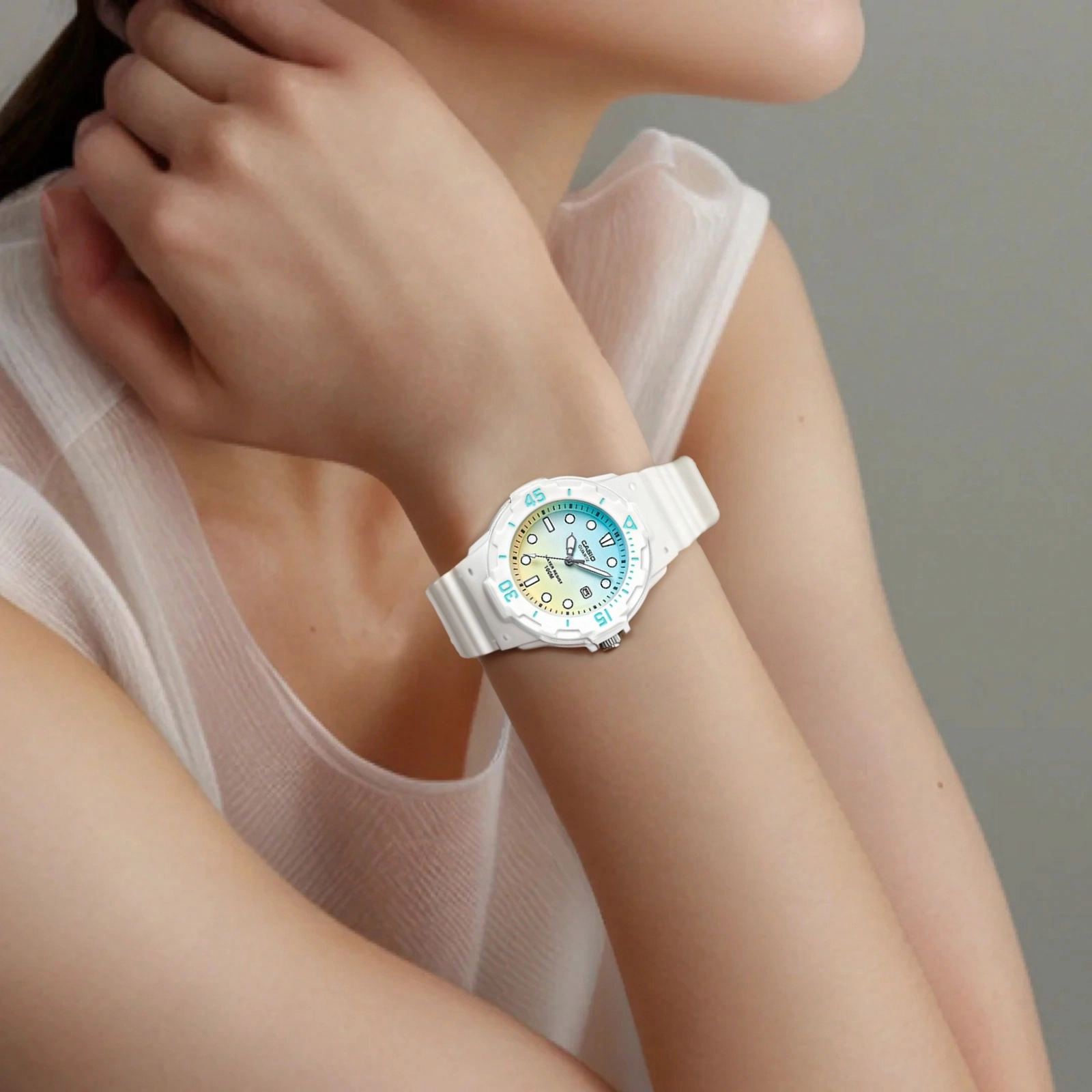 CASIO YOUTH 100 LRW-200H-2E2