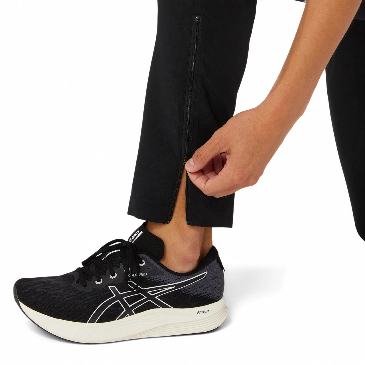 Asics logoUV