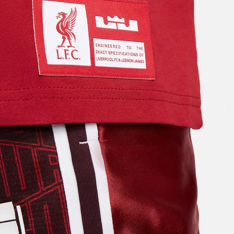 Nike x LeBron James x Liverpool T