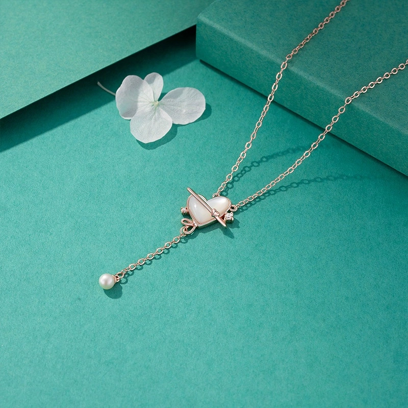 925