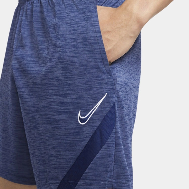Nike DRI-FIT ACADEMY KNIT