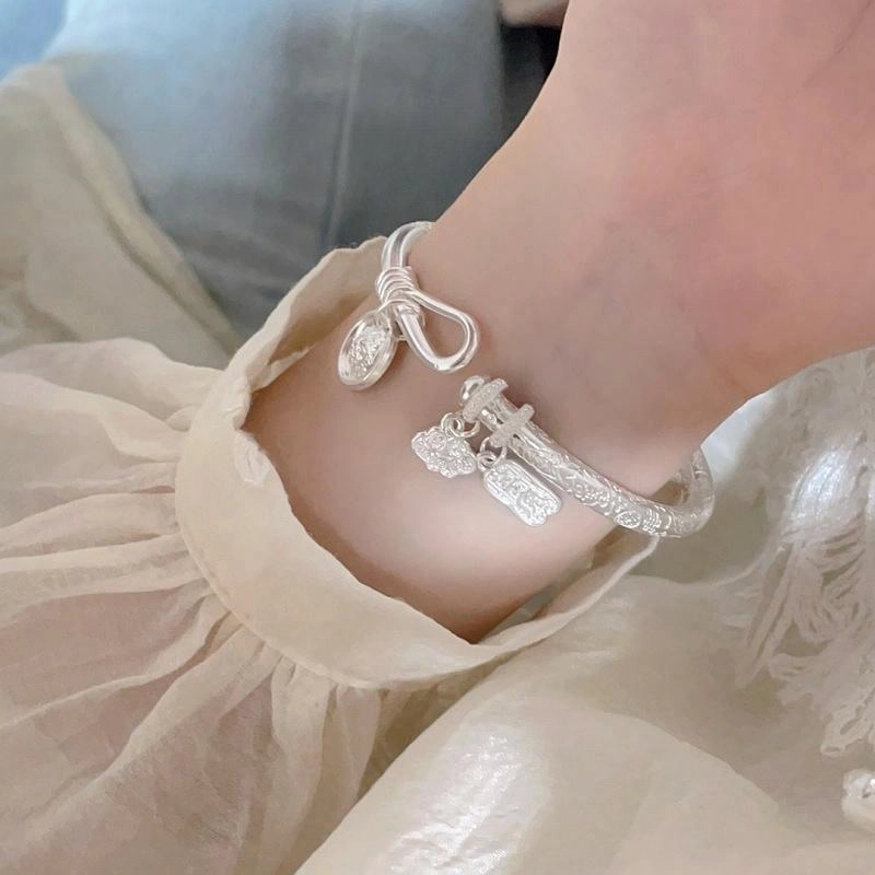 CUTE DAME S999