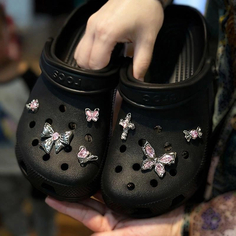 crocs