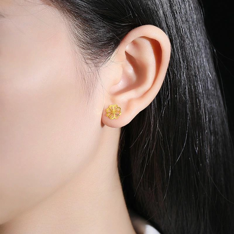 中国珠宝 花朵 青春的活力与时尚的潮流结合在一起 让你成为时尚的宠儿 森系甜美小清新 足金 按克计价 黄金耳钉 女款