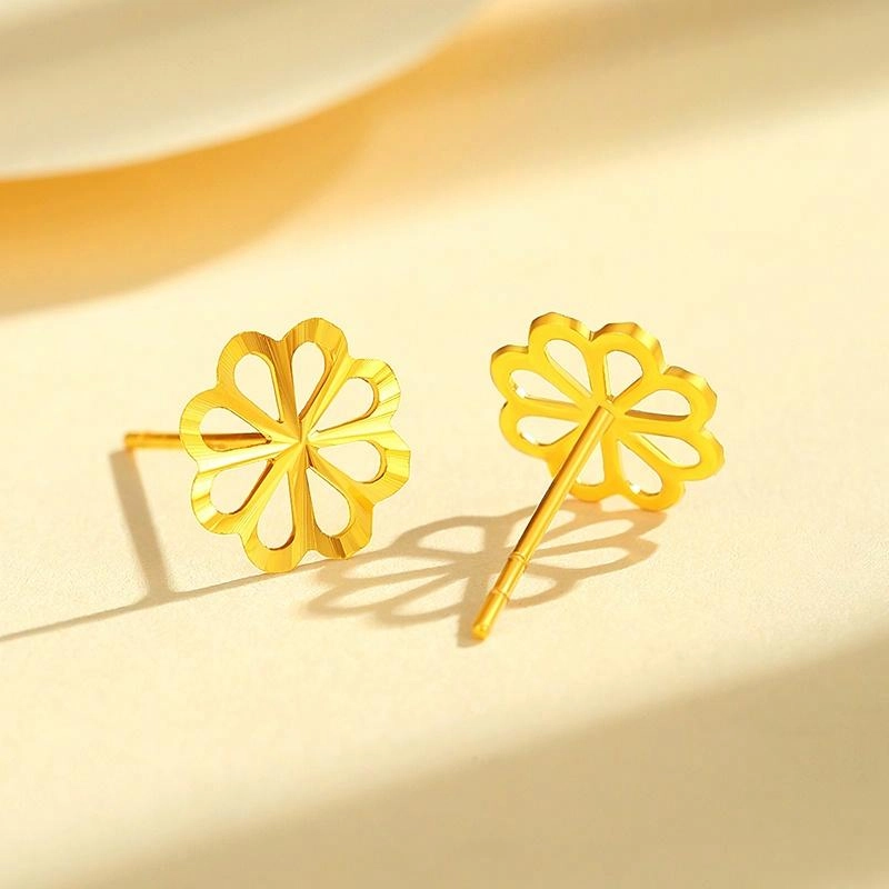 中国珠宝 花朵 青春的活力与时尚的潮流结合在一起 让你成为时尚的宠儿 森系甜美小清新 足金 按克计价 黄金耳钉 女款