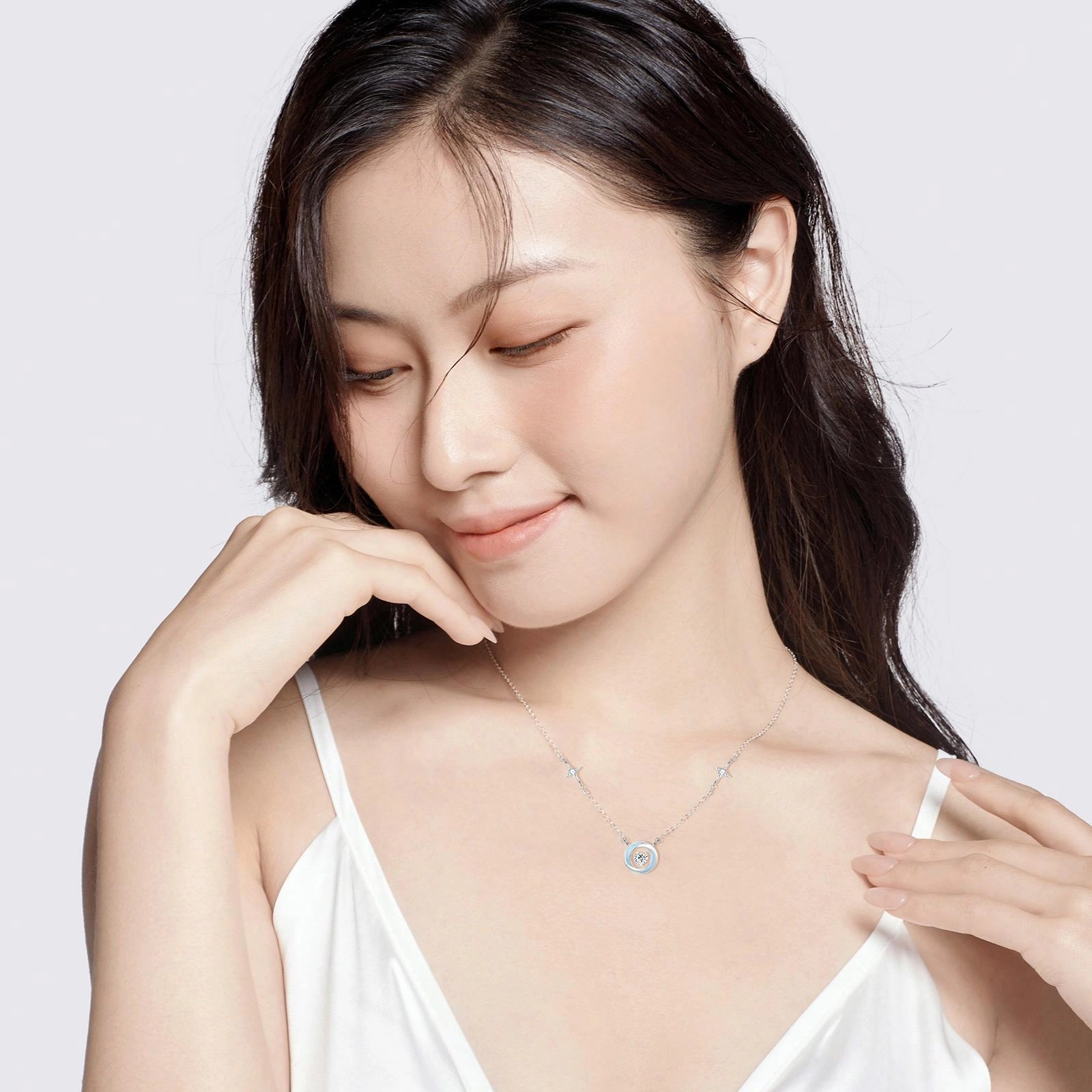 钻石小鸟 夜光三秒心动灵动心跳 轻奢甜美小女生简约 精致浪漫约会百搭配饰 足银 项链 女款