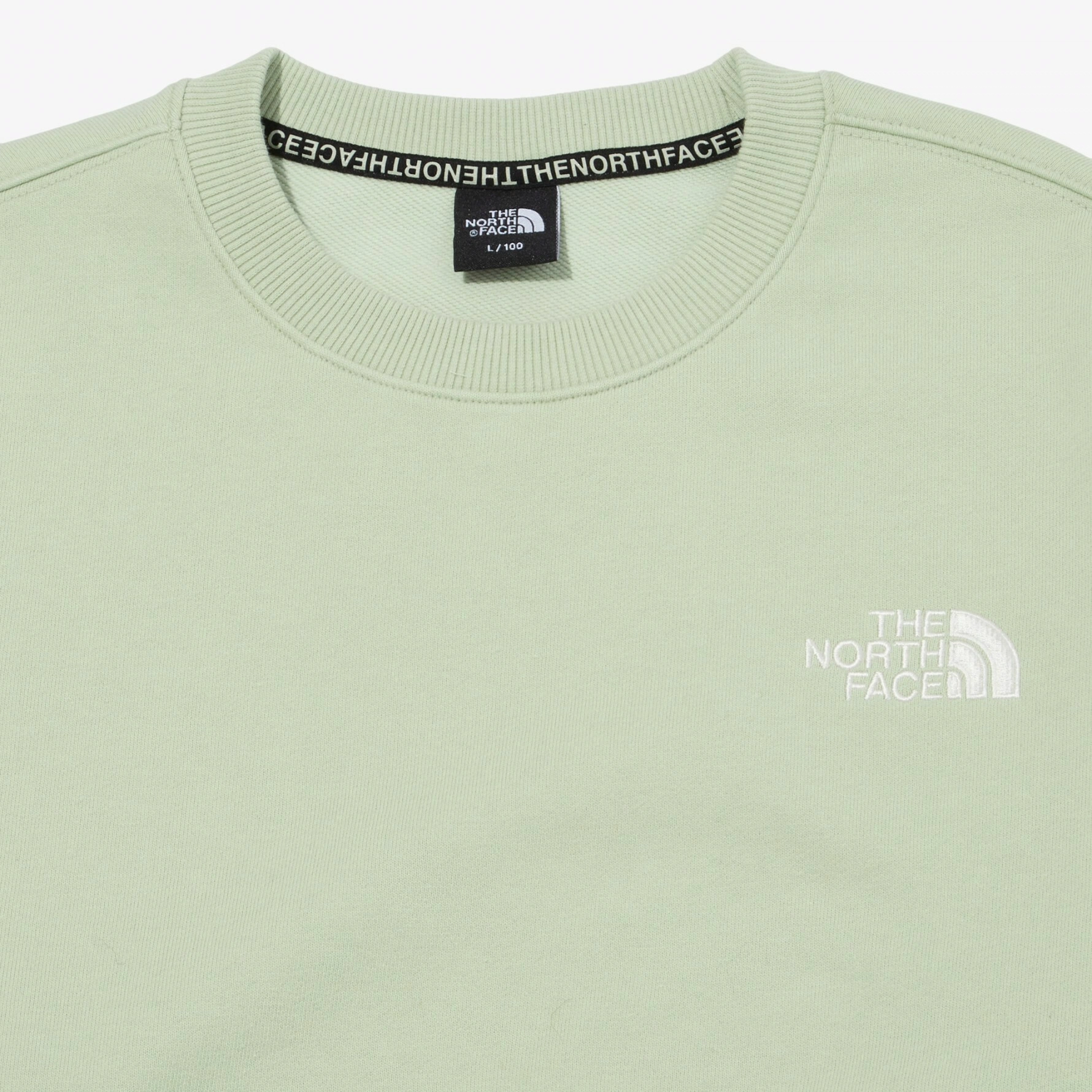THE NORTH FACE ESSENTIAL Logo