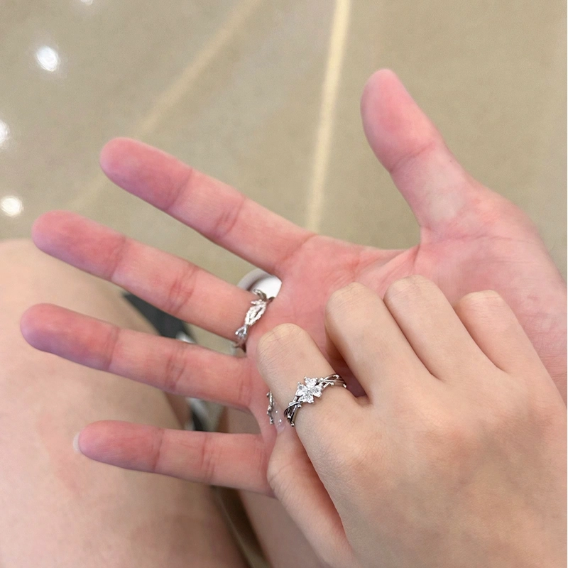 正大福 幸运之恋 精致轻奢甜蜜告白甜美简约四叶草森系荆棘玫瑰时尚高级感可调节 合金 立方氧化锆 戒指 男女同款情侣款