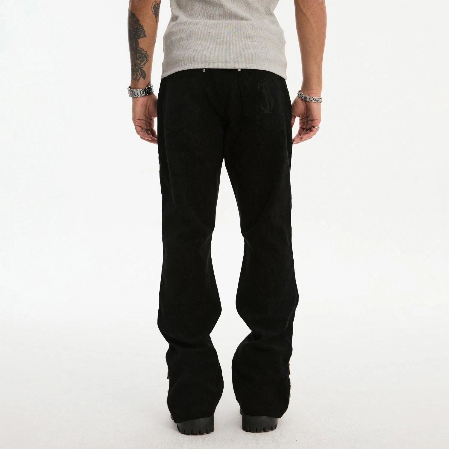 STK SMALL TOWN KID logo