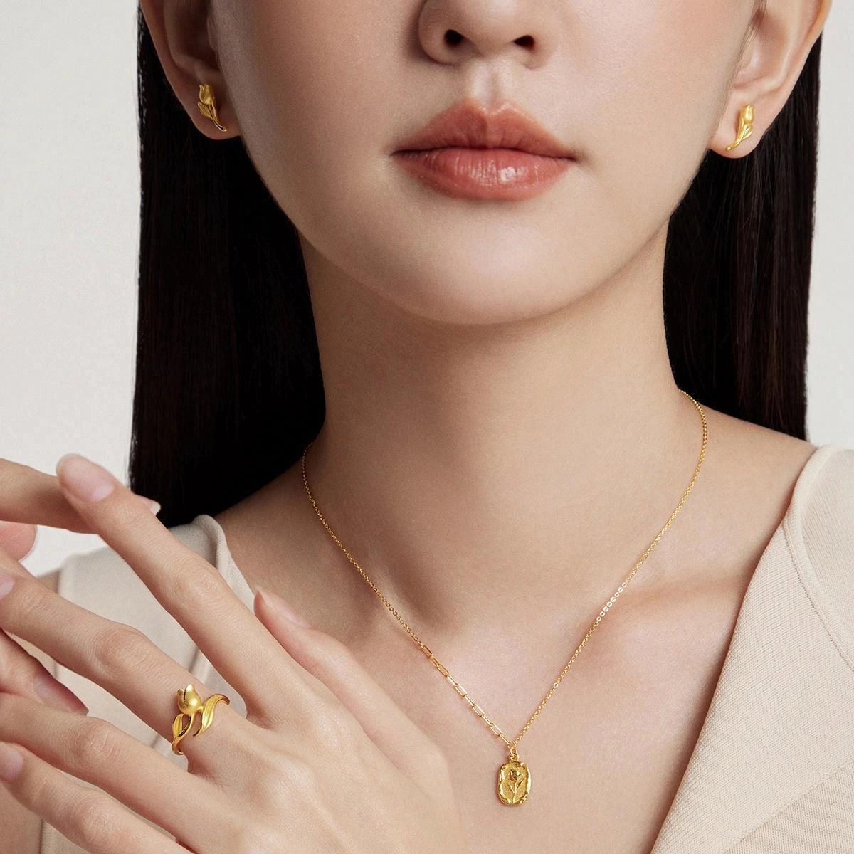 周大福精美气质郁金香足金黄金戒指女闺蜜同款