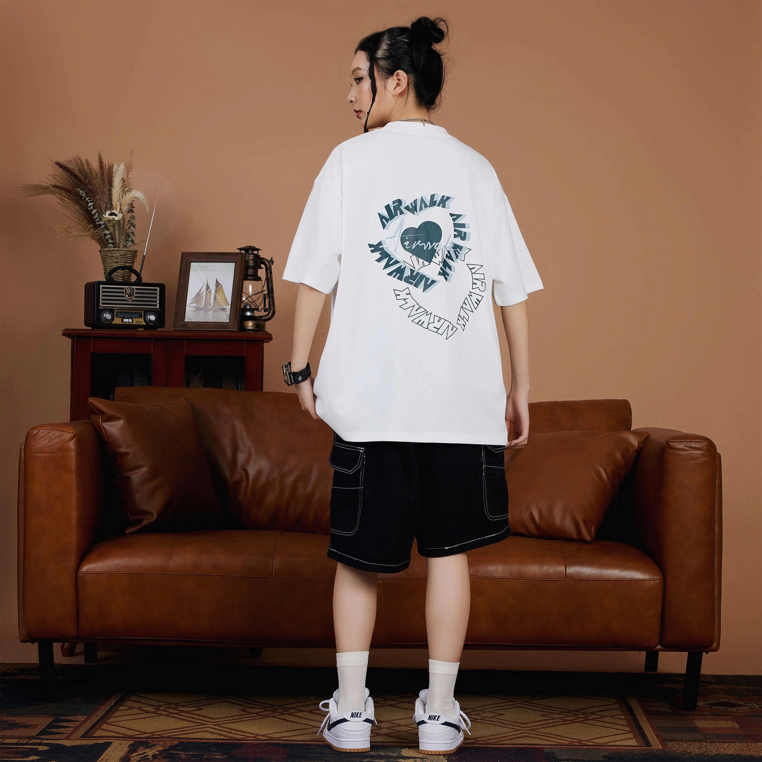 Airwalk T