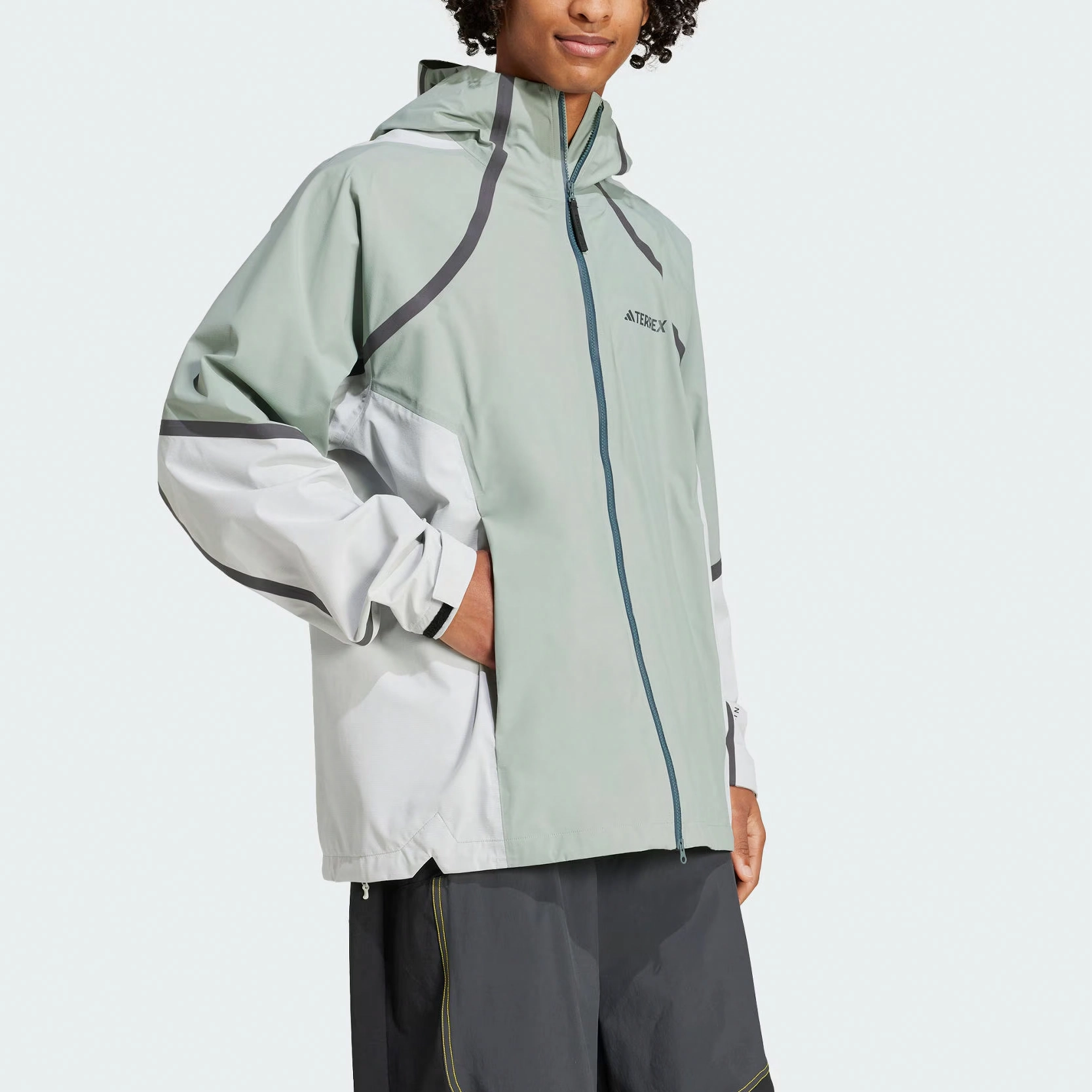 adidas TERREX x National Geographic NG R.R HD JKT logo