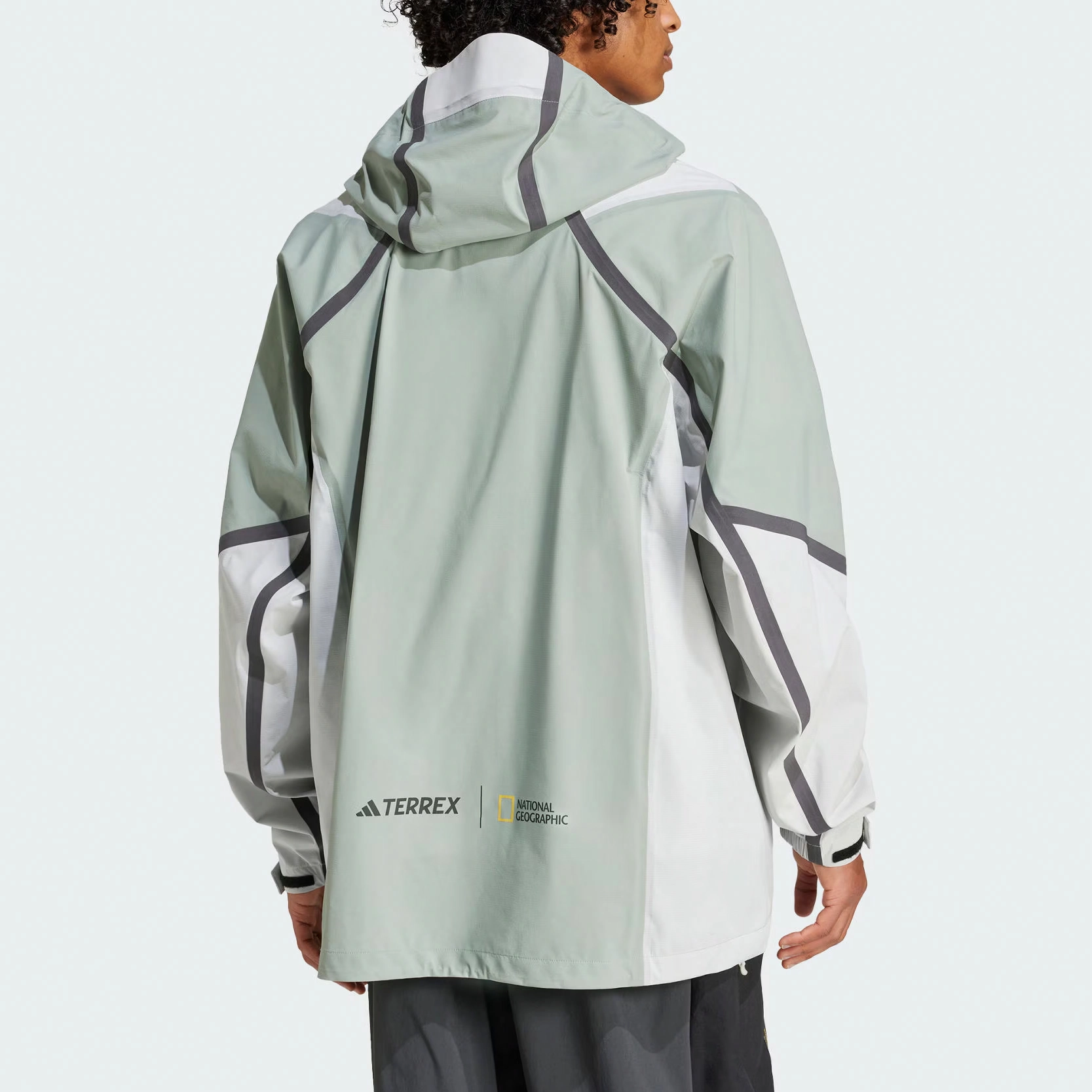 adidas TERREX x National Geographic NG R.R HD JKT logo