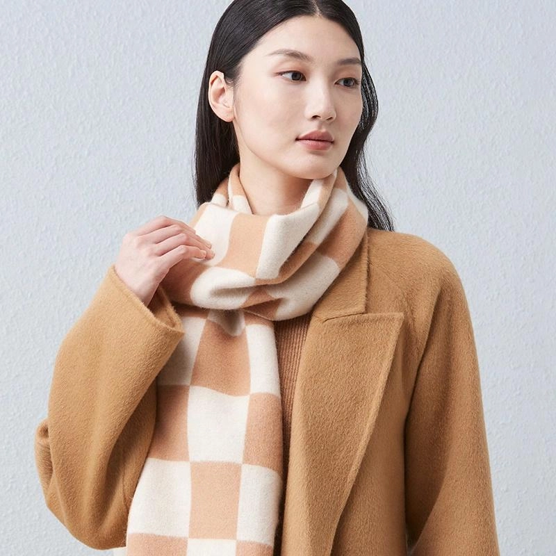 红豆 提花棋盘格保暖时尚围脖 山羊绒 绒线围巾 女款