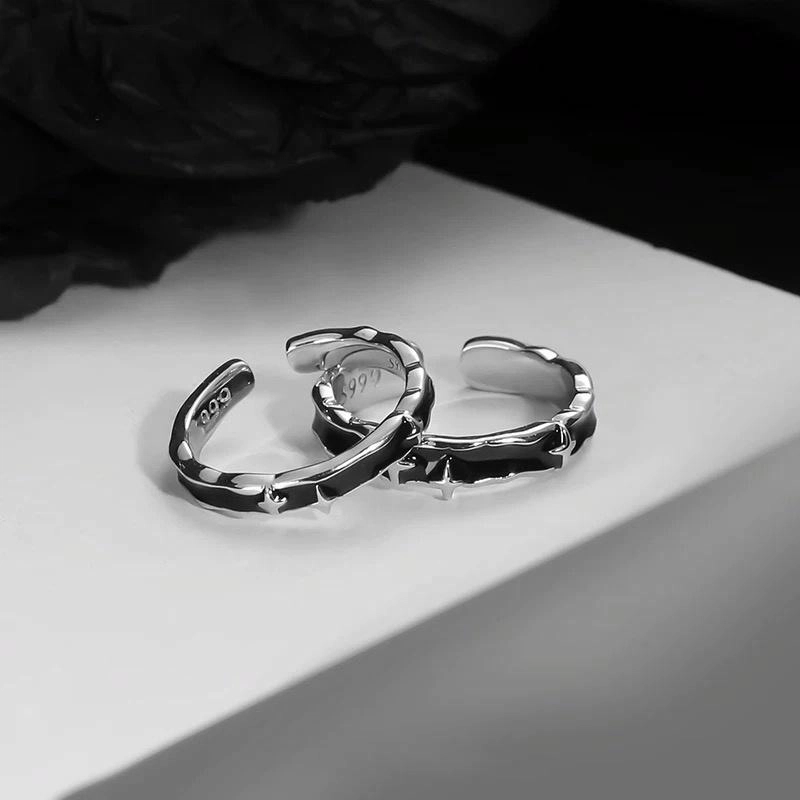 925