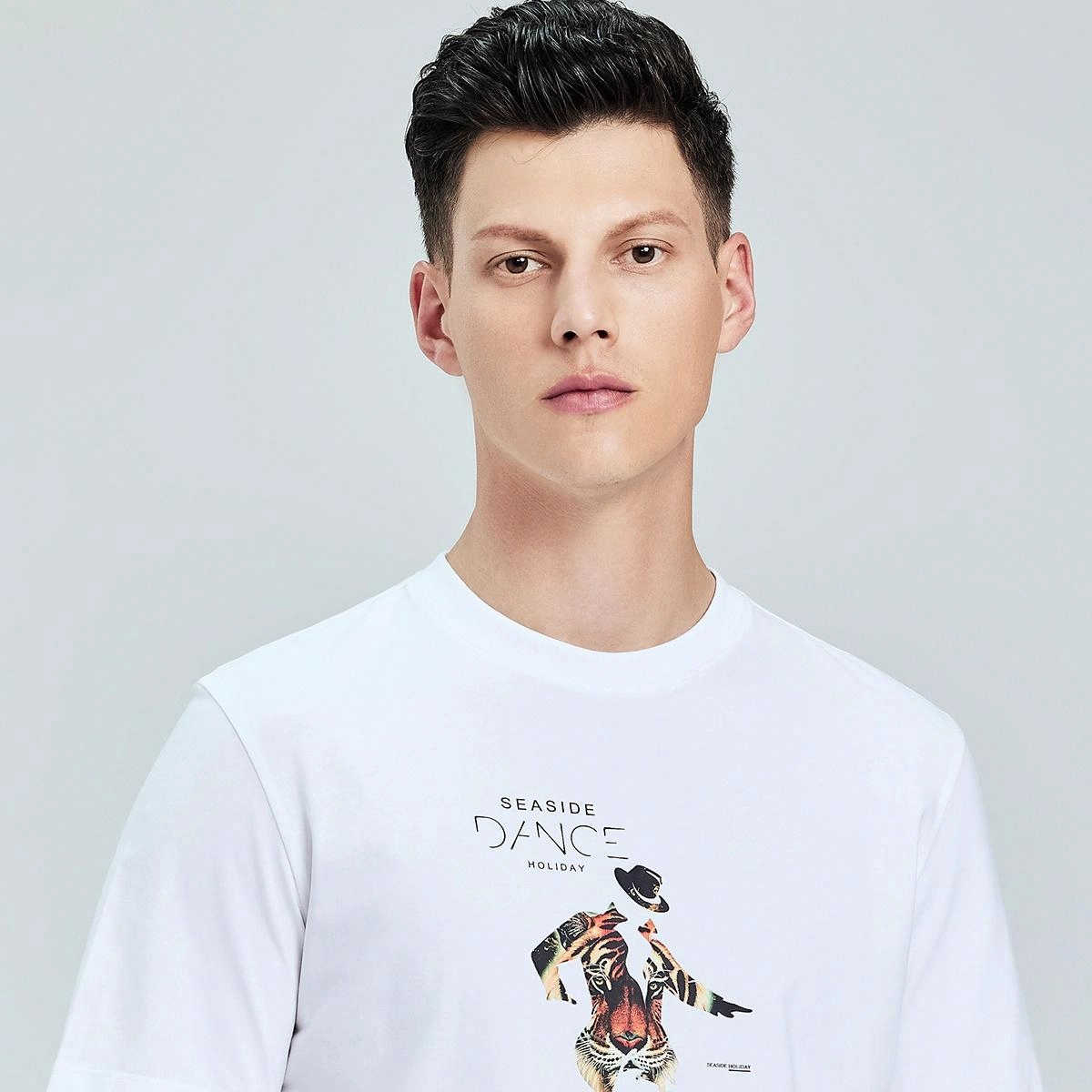 DANCING WOLVES T