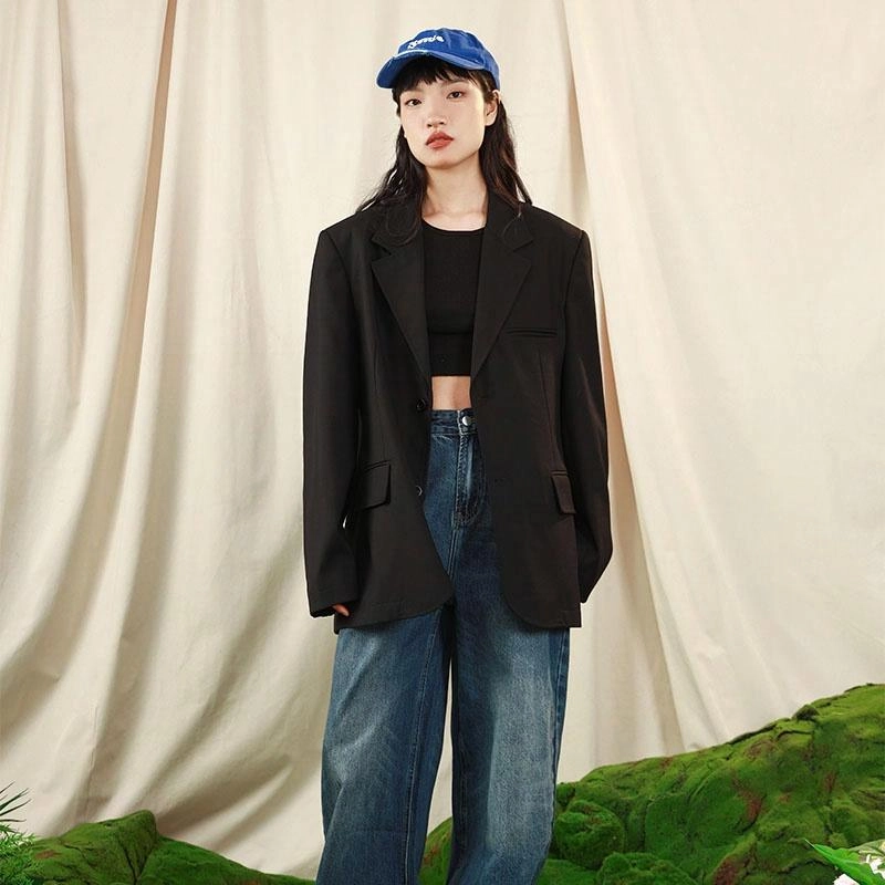 AW23