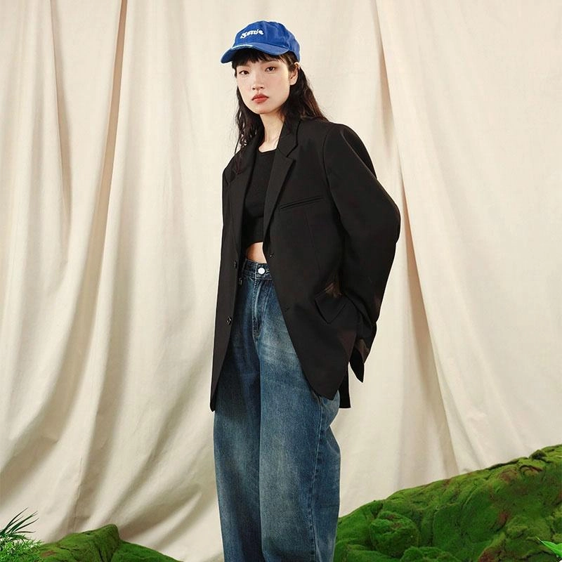 AW23