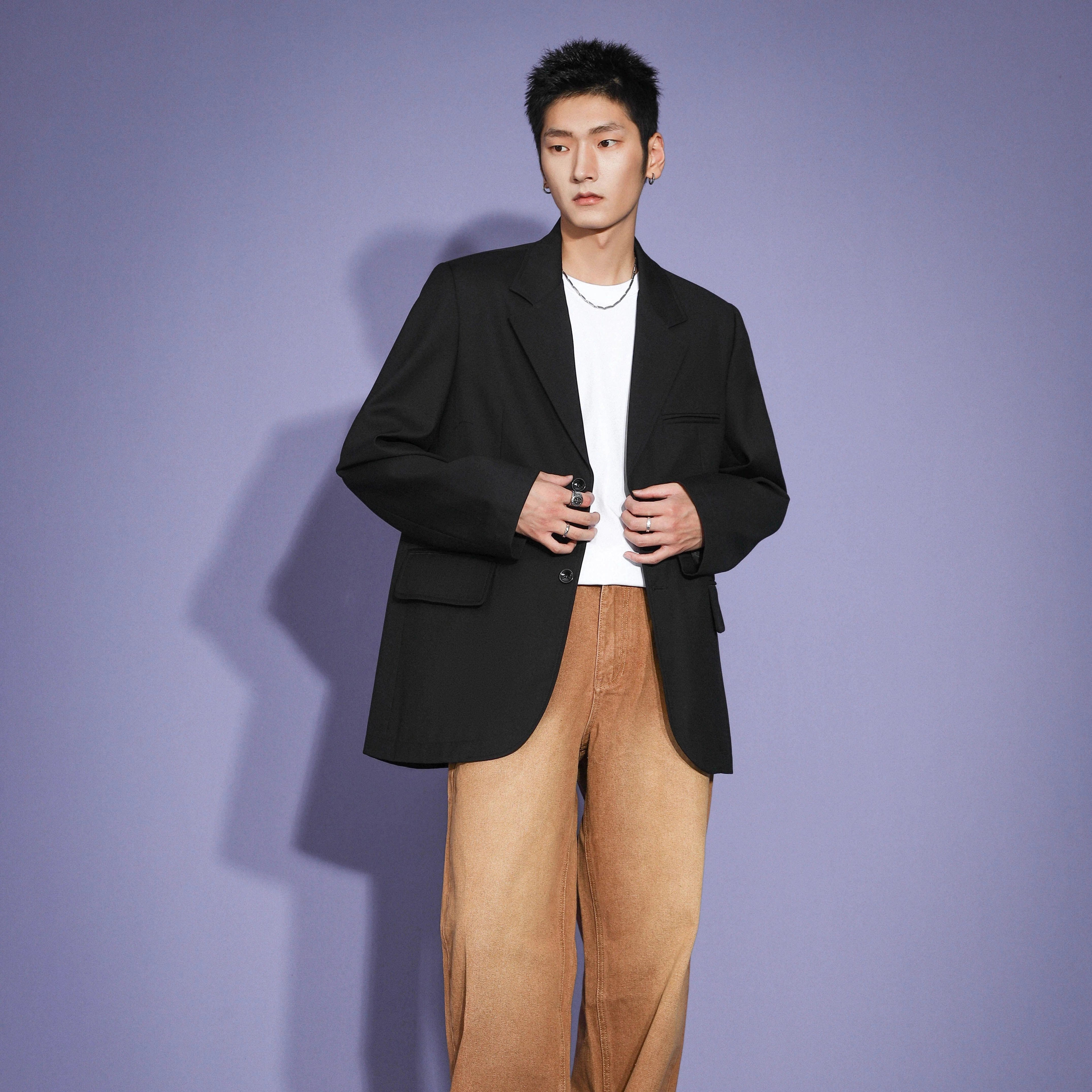 AW23