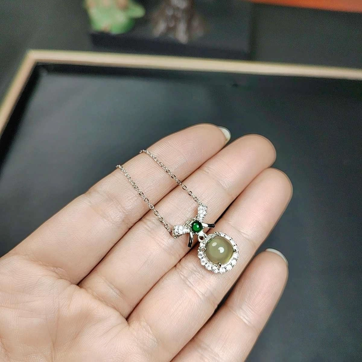 赐帛 高级感精致简约时尚气质优雅文艺可爱蝴蝶结在逃公主 玉髓 项链 女款