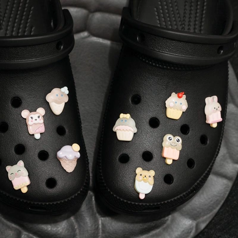 10 crocs
