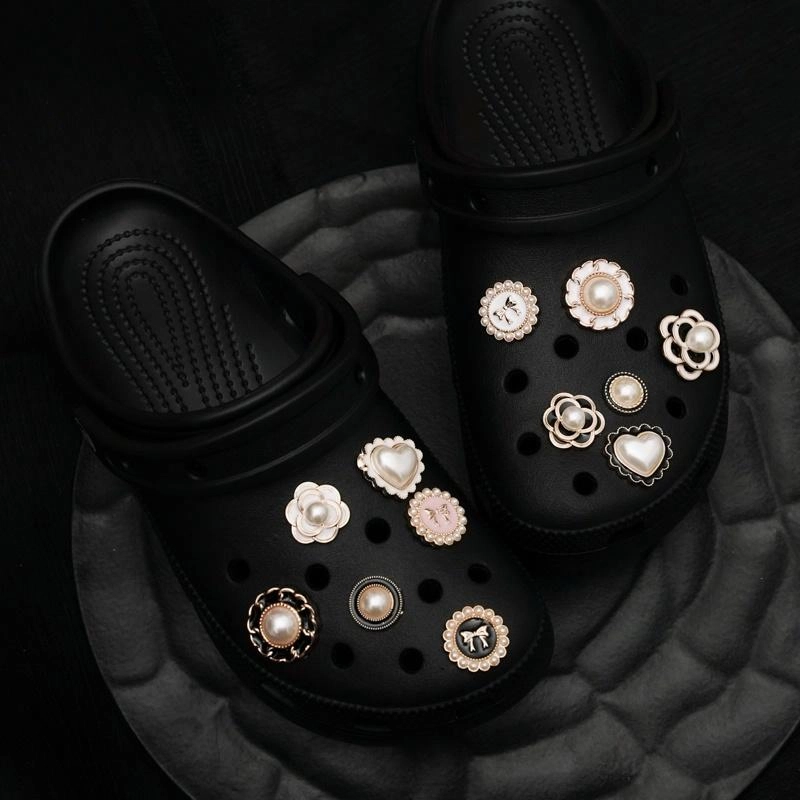 crocs