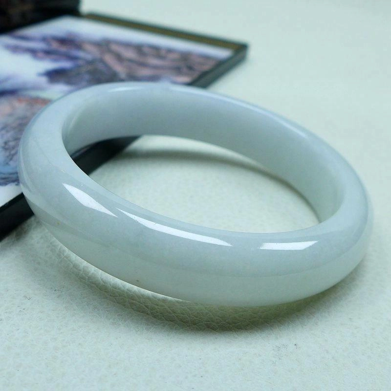 55.6mm