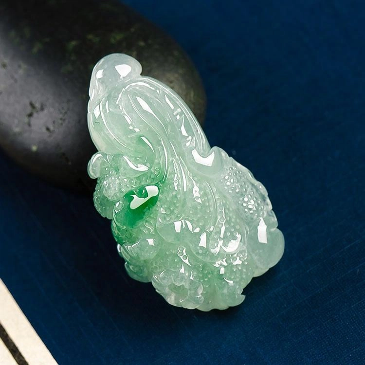 执福 色泽清新细润飘绿百财 糯种 翡翠吊坠 男女同款情侣款