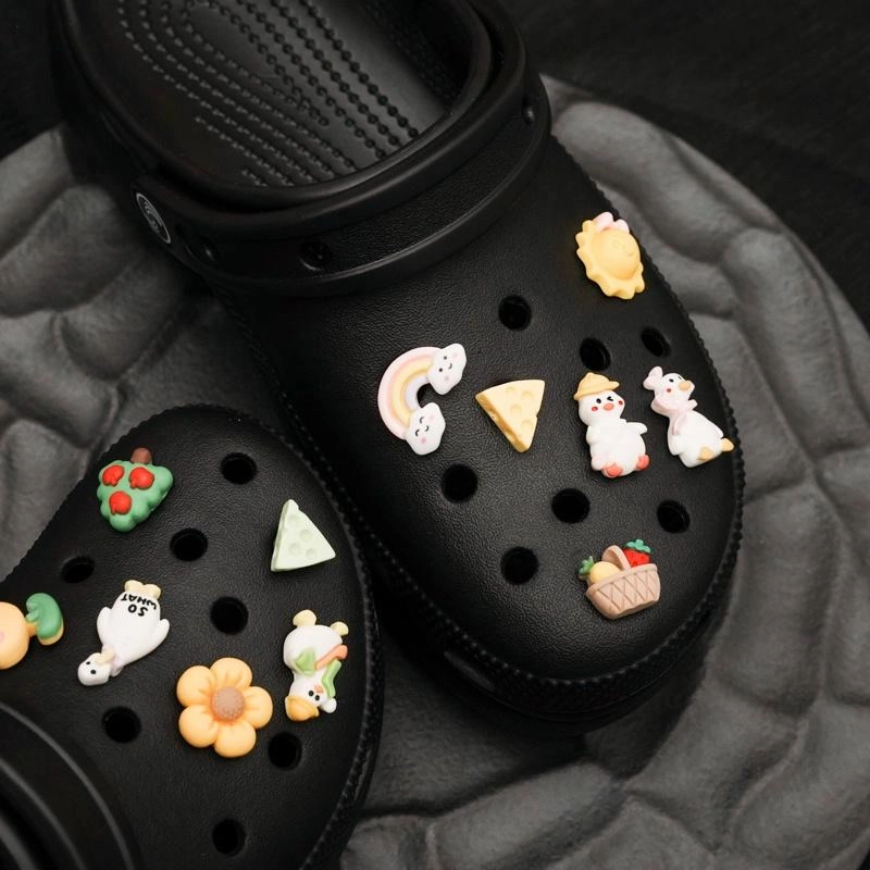 12 crocs