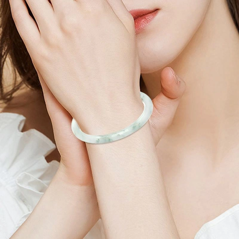 金嘉福 翠玉贵妃镯 青山黛袅袅清幽清冷感温婉复古时尚新中式玉镯国潮古风气质温婉 小众平安汉服旗袍 天山翠 手镯 女款