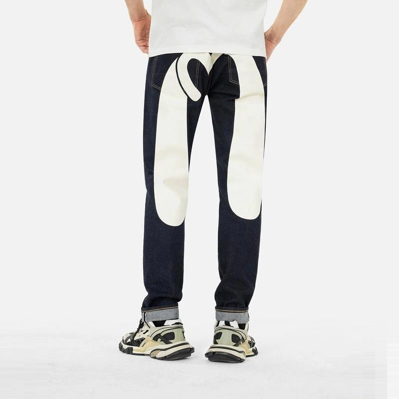 EVISU M